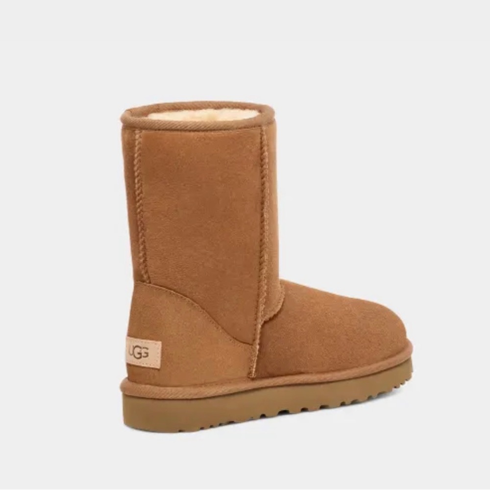 UGG Classic Short ll - Chestnut